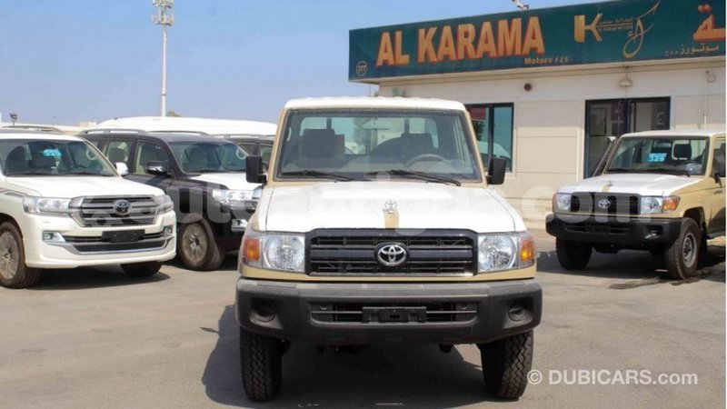 Big with watermark toyota land cruiser antigua import dubai 2585