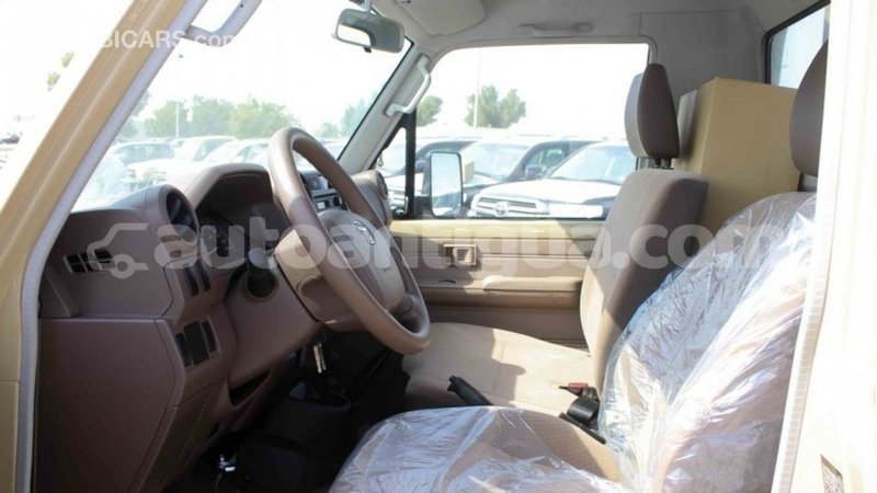 Big with watermark toyota land cruiser antigua import dubai 2585