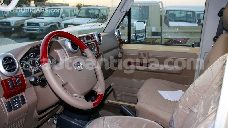 Big with watermark toyota land cruiser antigua import dubai 2586