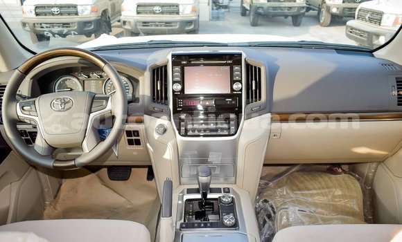 Buy Import Toyota Land Cruiser White Car in Import - Dubai in Antigua Buy Import Toyota Land Cruiser White Car in Import - Dubai in Antigua