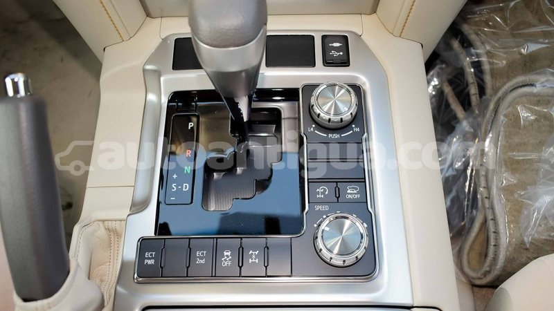 Big with watermark toyota land cruiser antigua import dubai 2588