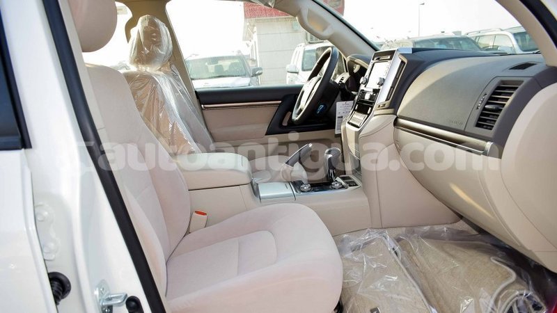 Big with watermark toyota land cruiser antigua import dubai 2588