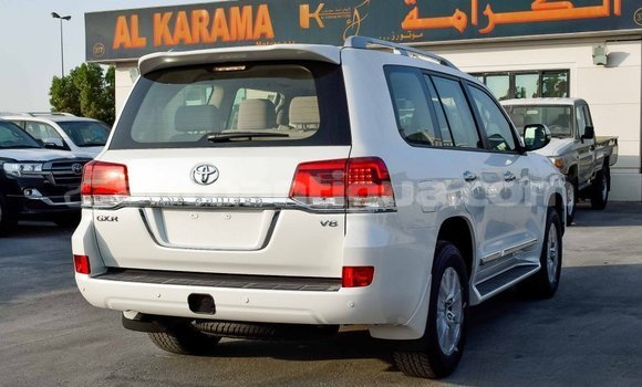 Buy Import Toyota Land Cruiser White Car in Import - Dubai in Antigua Buy Import Toyota Land Cruiser White Car in Import - Dubai in Antigua