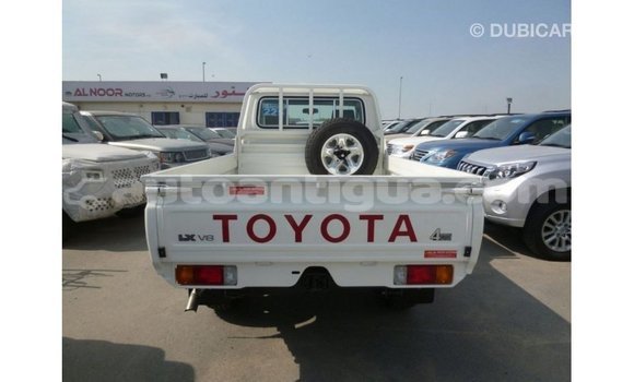 Buy Import Toyota Land Cruiser White Car in Import - Dubai in Antigua Buy Import Toyota Land Cruiser White Car in Import - Dubai in Antigua
