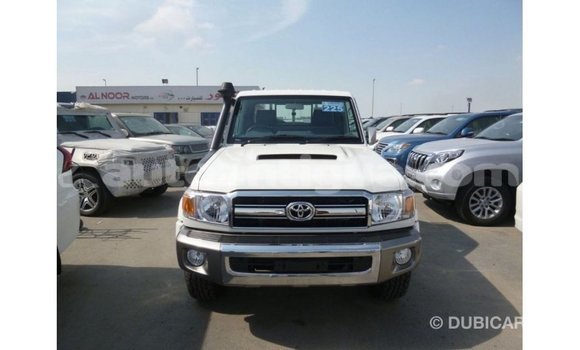 Buy Import Toyota Land Cruiser White Car in Import - Dubai in Antigua Buy Import Toyota Land Cruiser White Car in Import - Dubai in Antigua