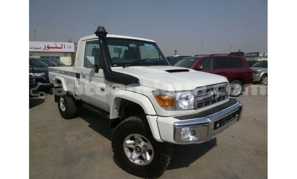 Buy Import Toyota Land Cruiser White Car in Import - Dubai in Antigua Buy Import Toyota Land Cruiser White Car in Import - Dubai in Antigua