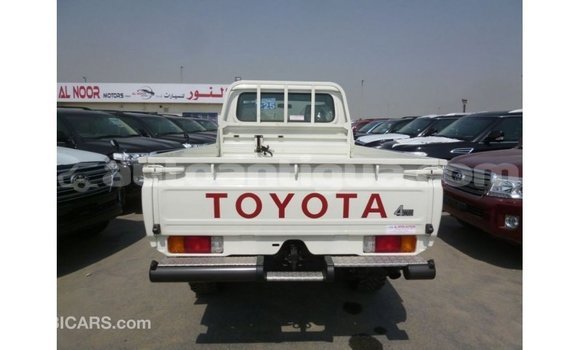Buy Import Toyota Land Cruiser White Car in Import - Dubai in Antigua Buy Import Toyota Land Cruiser White Car in Import - Dubai in Antigua