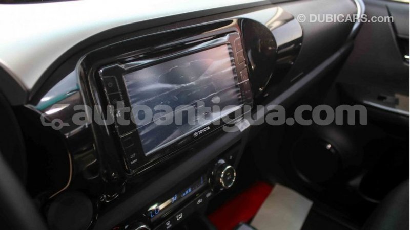 Big with watermark toyota hilux antigua import dubai 2591