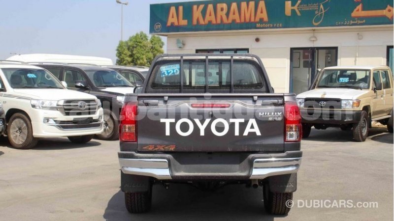 Big with watermark toyota hilux antigua import dubai 2591