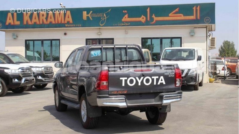 Big with watermark toyota hilux antigua import dubai 2591