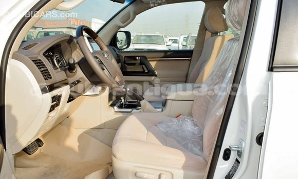 Buy Import Toyota Land Cruiser White Car in Import - Dubai in Antigua Buy Import Toyota Land Cruiser White Car in Import - Dubai in Antigua