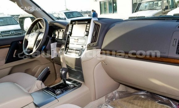 Buy Import Toyota Land Cruiser White Car in Import - Dubai in Antigua Buy Import Toyota Land Cruiser White Car in Import - Dubai in Antigua