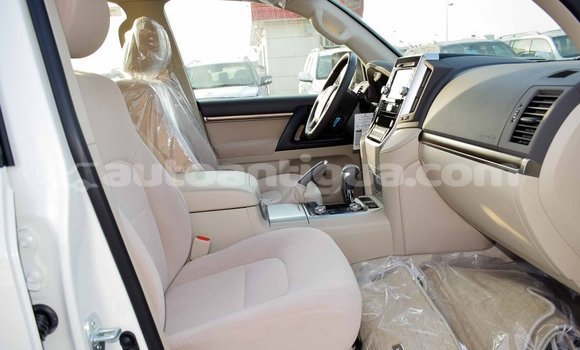 Buy Import Toyota Land Cruiser White Car in Import - Dubai in Antigua Buy Import Toyota Land Cruiser White Car in Import - Dubai in Antigua