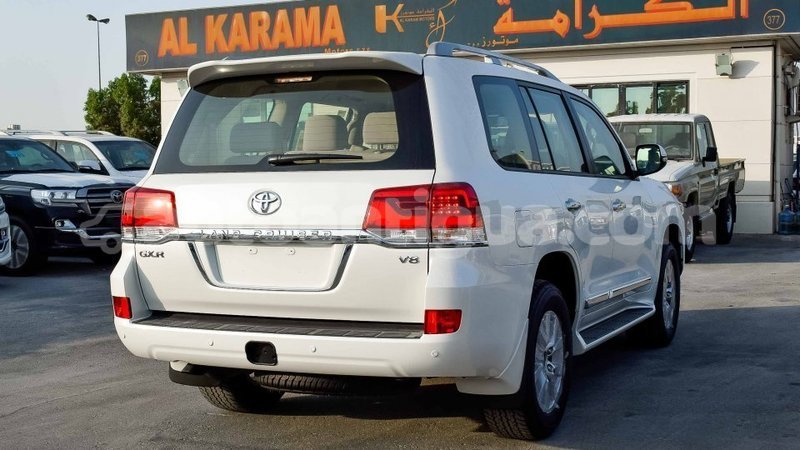 Big with watermark toyota land cruiser antigua import dubai 2599