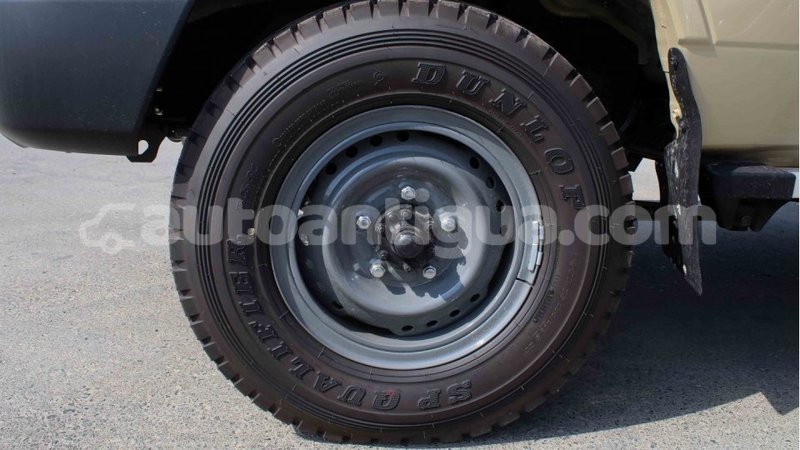 Big with watermark toyota land cruiser antigua import dubai 2602
