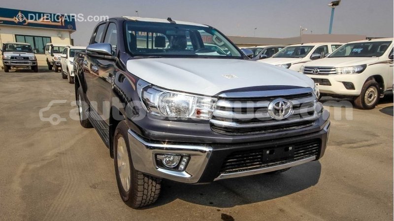 Big with watermark toyota hilux antigua import dubai 2603