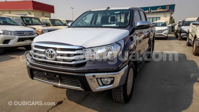 Big with watermark toyota hilux antigua import dubai 2603