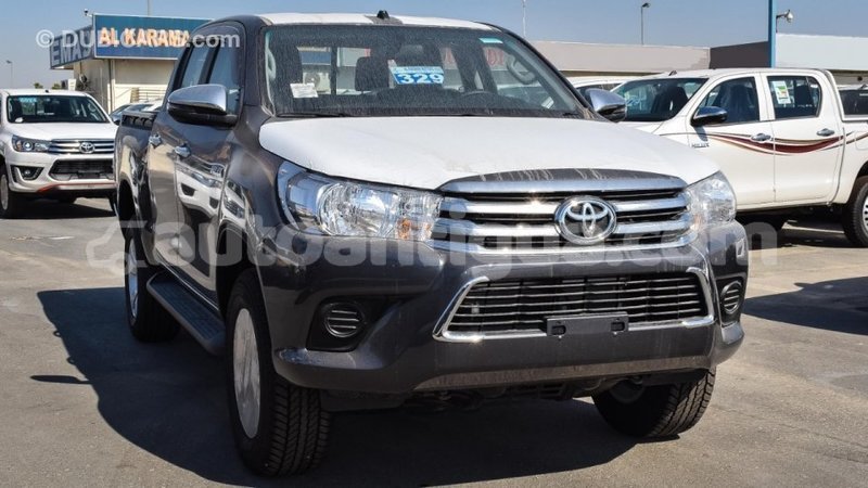 Big with watermark toyota hilux antigua import dubai 2607