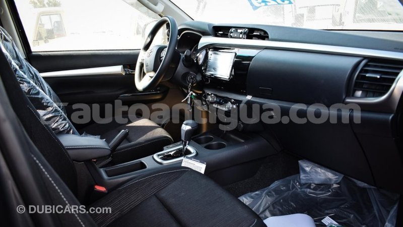 Big with watermark toyota hilux antigua import dubai 2607