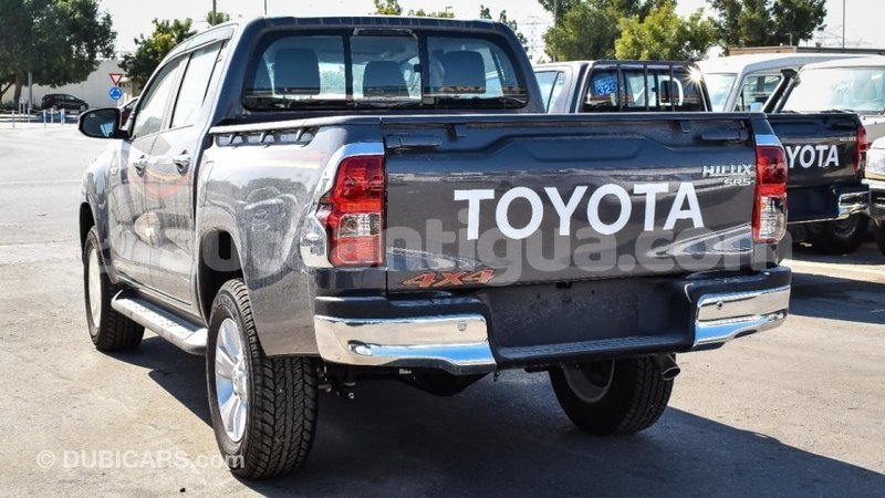 Big with watermark toyota hilux antigua import dubai 2607