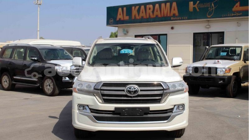 Big with watermark toyota land cruiser antigua import dubai 2608