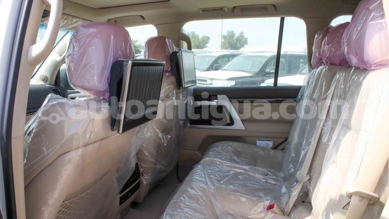 Big with watermark toyota land cruiser antigua import dubai 2608
