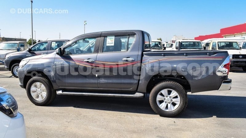 Big with watermark toyota hilux antigua import dubai 2610
