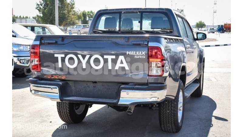 Big with watermark toyota hilux antigua import dubai 2610