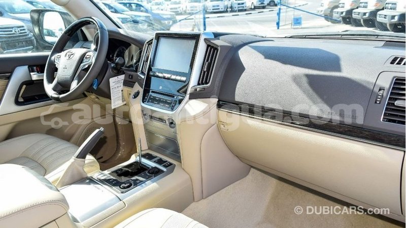 Big with watermark toyota land cruiser antigua import dubai 2611