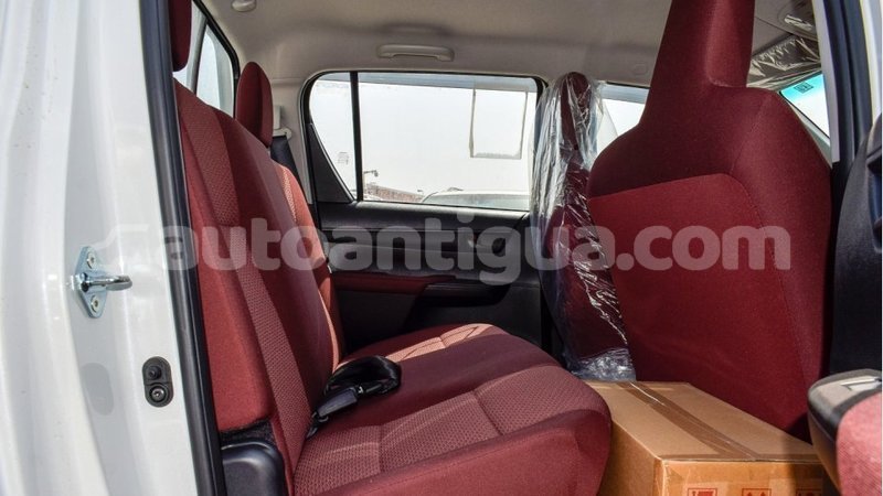 Big with watermark toyota hilux antigua import dubai 2612