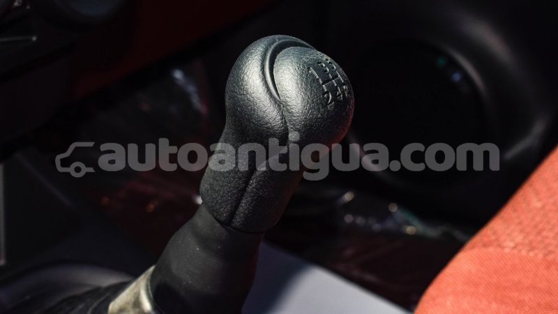 Big with watermark toyota hilux antigua import dubai 2612