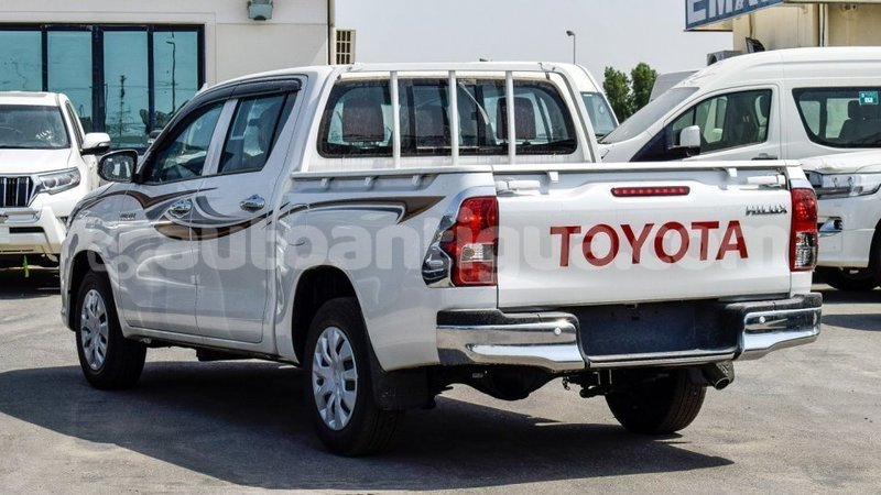 Big with watermark toyota hilux antigua import dubai 2612