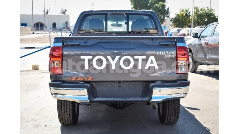 Big with watermark toyota hilux antigua import dubai 2615