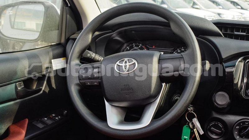 Big with watermark toyota hilux antigua import dubai 2617