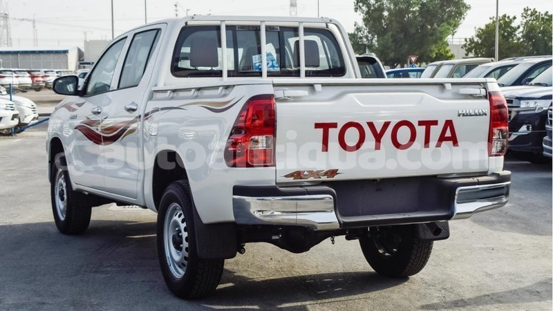 Big with watermark toyota hilux antigua import dubai 2617