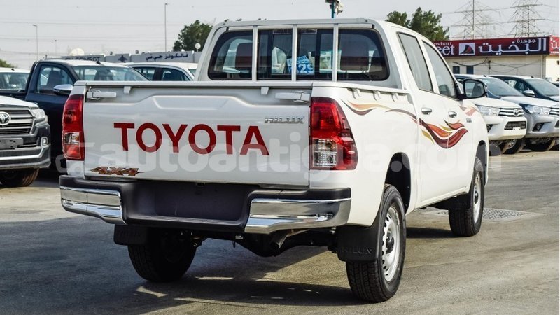 Big with watermark toyota hilux antigua import dubai 2617