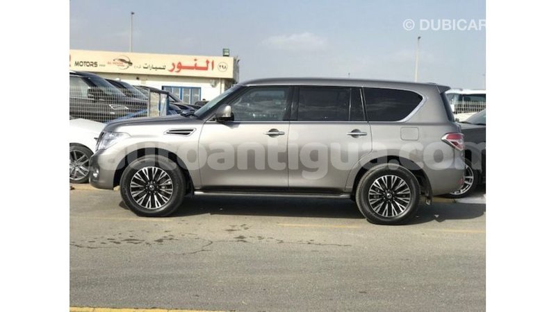 Big with watermark nissan patrol antigua import dubai 2619