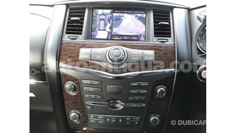 Big with watermark nissan patrol antigua import dubai 2619