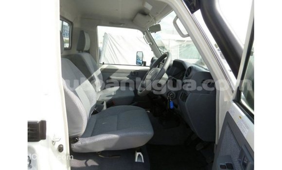 Buy Import Toyota Land Cruiser White Car in Import - Dubai in Antigua Buy Import Toyota Land Cruiser White Car in Import - Dubai in Antigua