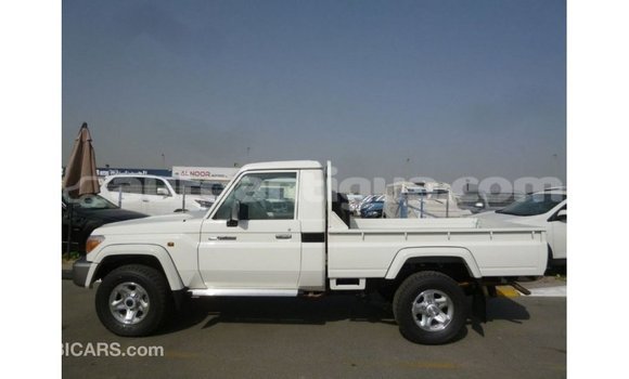 Buy Import Toyota Land Cruiser White Car in Import - Dubai in Antigua Buy Import Toyota Land Cruiser White Car in Import - Dubai in Antigua