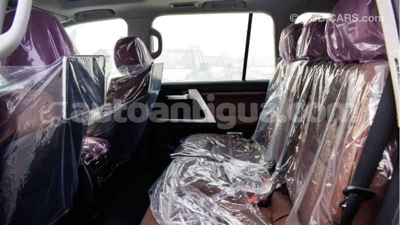 Big with watermark toyota land cruiser antigua import dubai 2641