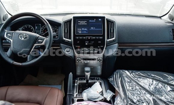 Buy Import Toyota Land Cruiser White Car in Import - Dubai in Antigua Buy Import Toyota Land Cruiser White Car in Import - Dubai in Antigua