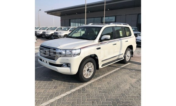 Buy Import Toyota Land Cruiser White Car in Import - Dubai in Antigua Buy Import Toyota Land Cruiser White Car in Import - Dubai in Antigua