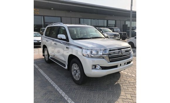 Buy Import Toyota Land Cruiser White Car in Import - Dubai in Antigua Buy Import Toyota Land Cruiser White Car in Import - Dubai in Antigua