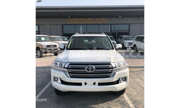 Buy Import Toyota Land Cruiser White Car in Import - Dubai in Antigua Buy Import Toyota Land Cruiser White Car in Import - Dubai in Antigua