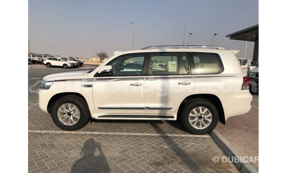 Buy Import Toyota Land Cruiser White Car in Import - Dubai in Antigua Buy Import Toyota Land Cruiser White Car in Import - Dubai in Antigua