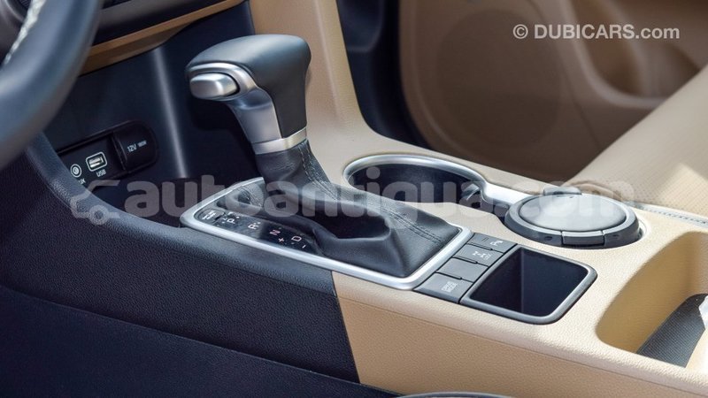 Big with watermark kia sportage antigua import dubai 2660