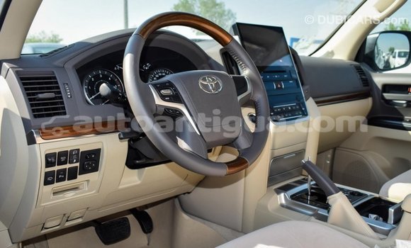 Buy Import Toyota Land Cruiser White Car in Import - Dubai in Antigua Buy Import Toyota Land Cruiser White Car in Import - Dubai in Antigua