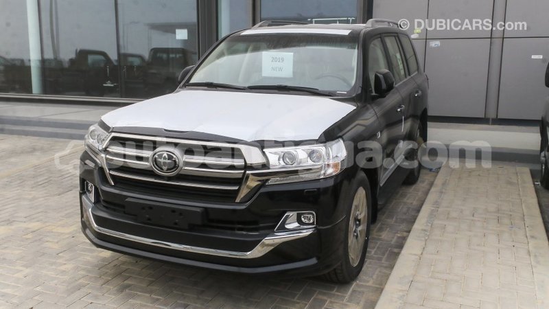 Big with watermark toyota land cruiser antigua import dubai 2666