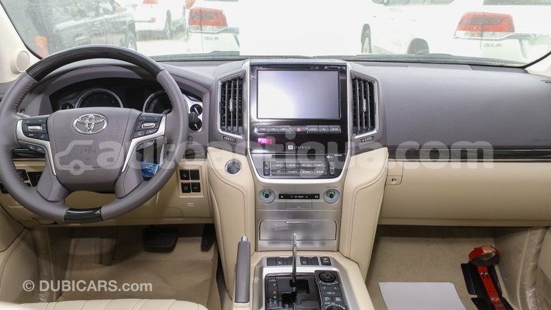 Big with watermark toyota land cruiser antigua import dubai 2666